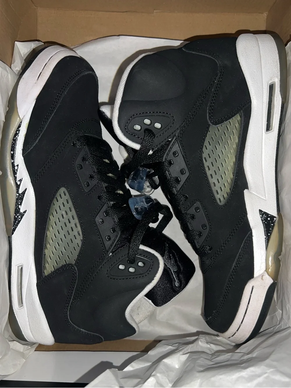 Oreo 5’s Jordan Men’s Black and White Basketball Sneakers